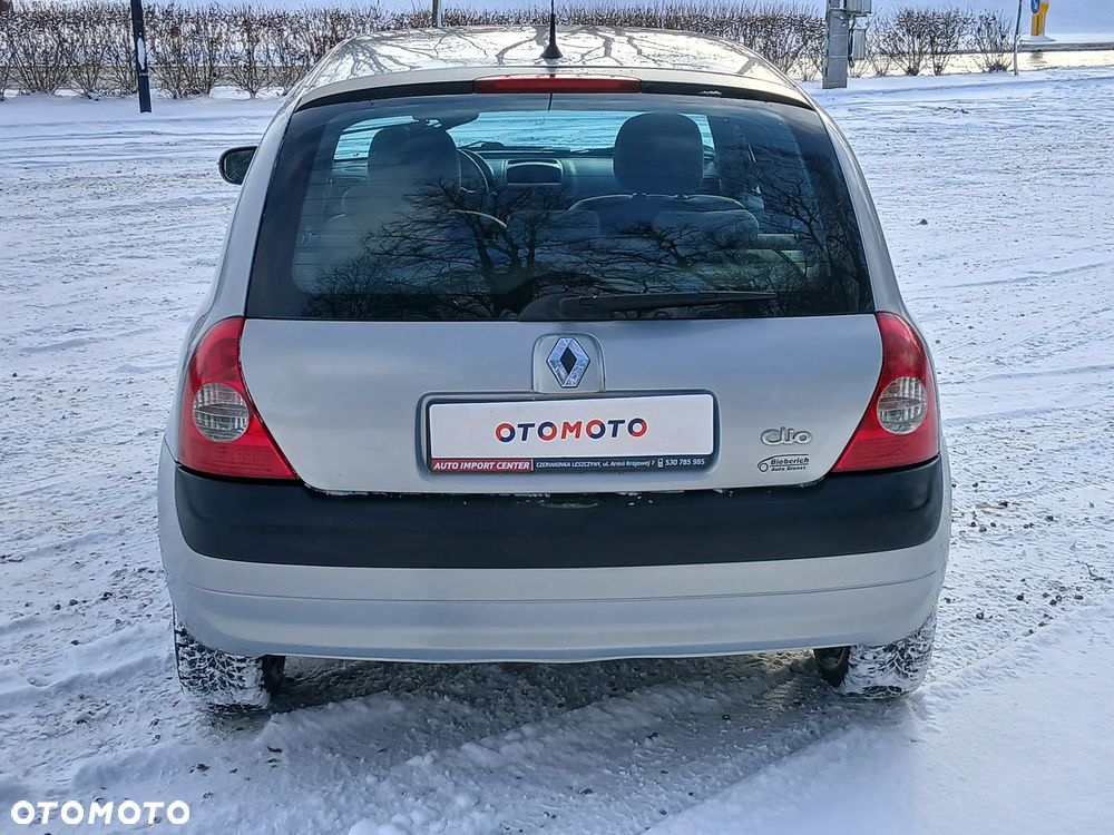 Renault Clio 1.2 16V Confort Dynamique - 17