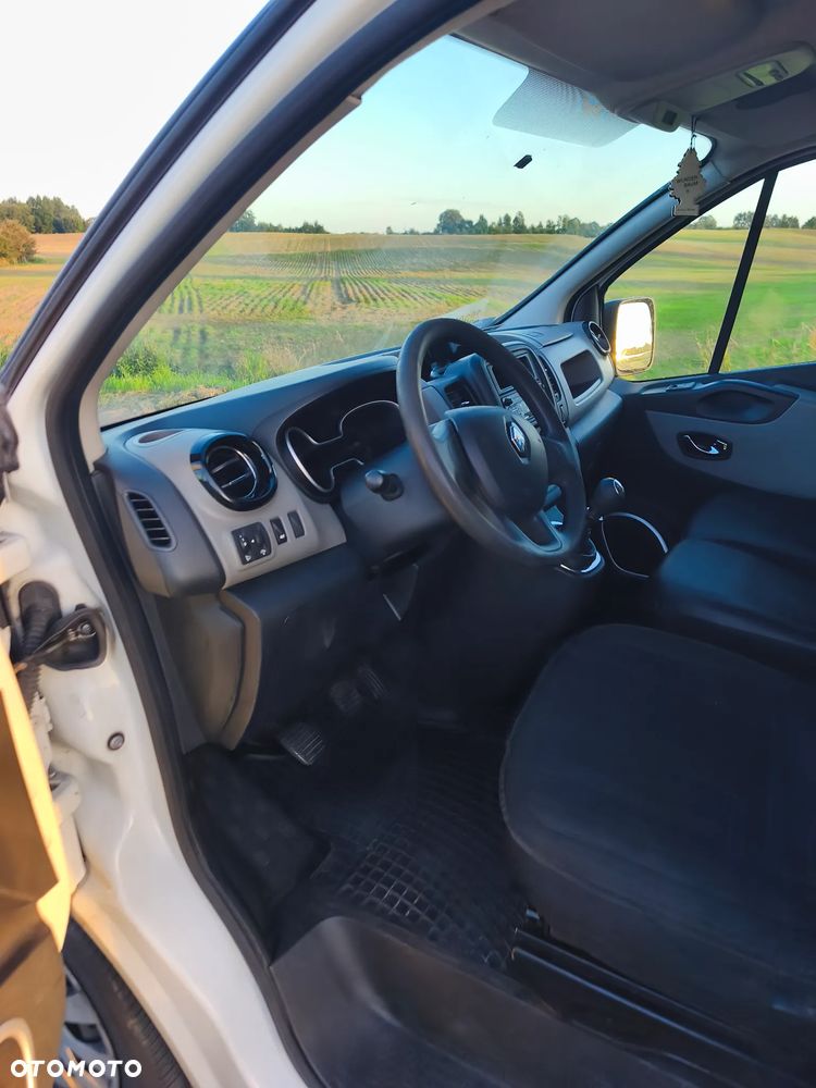 Renault Trafic - 12