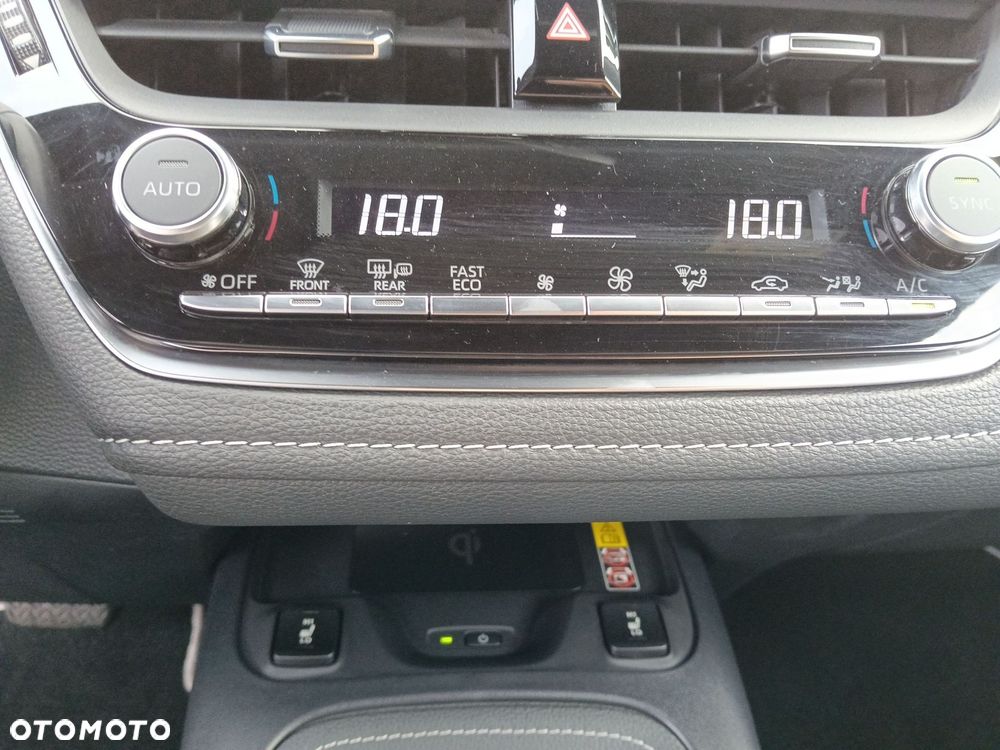 Toyota Corolla 1.8 Hybrid Style - 23