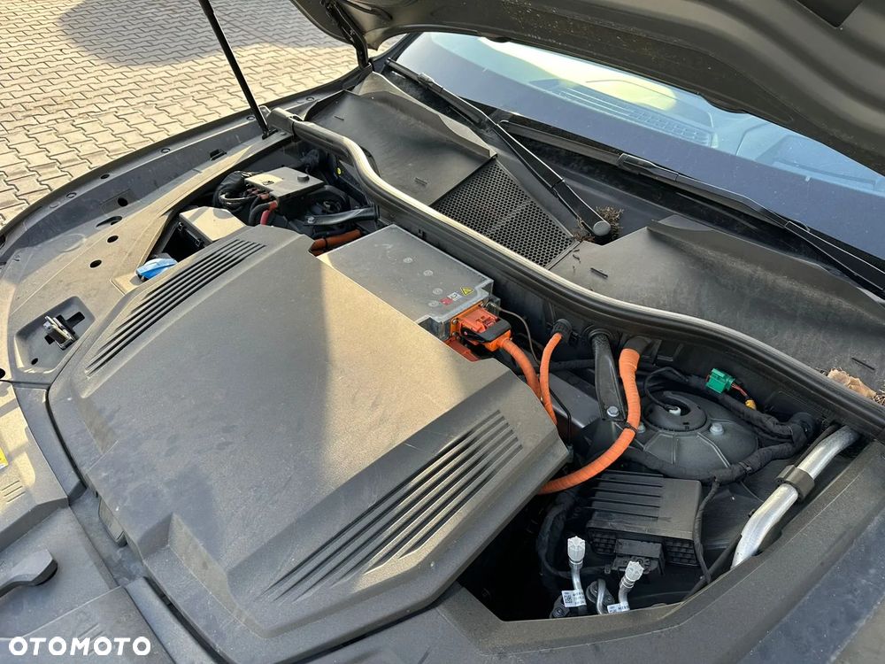 Audi Q8 Sportback e-tron - 25