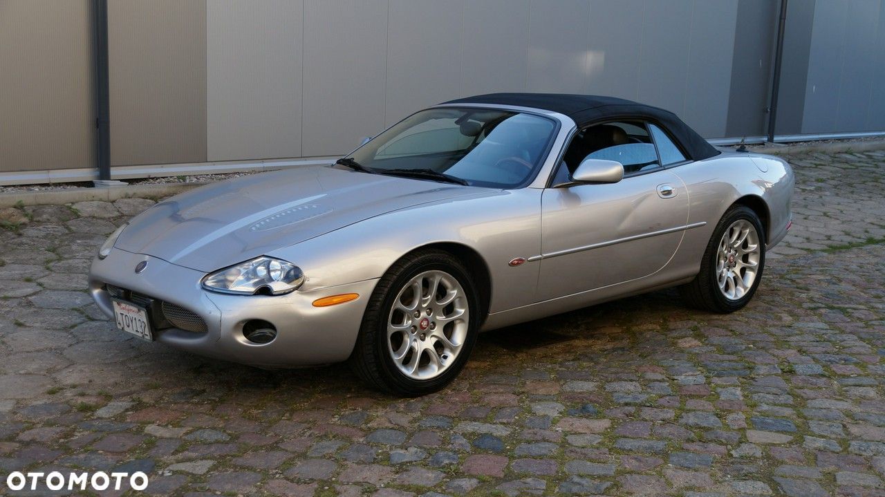 Jaguar XK8 - 1