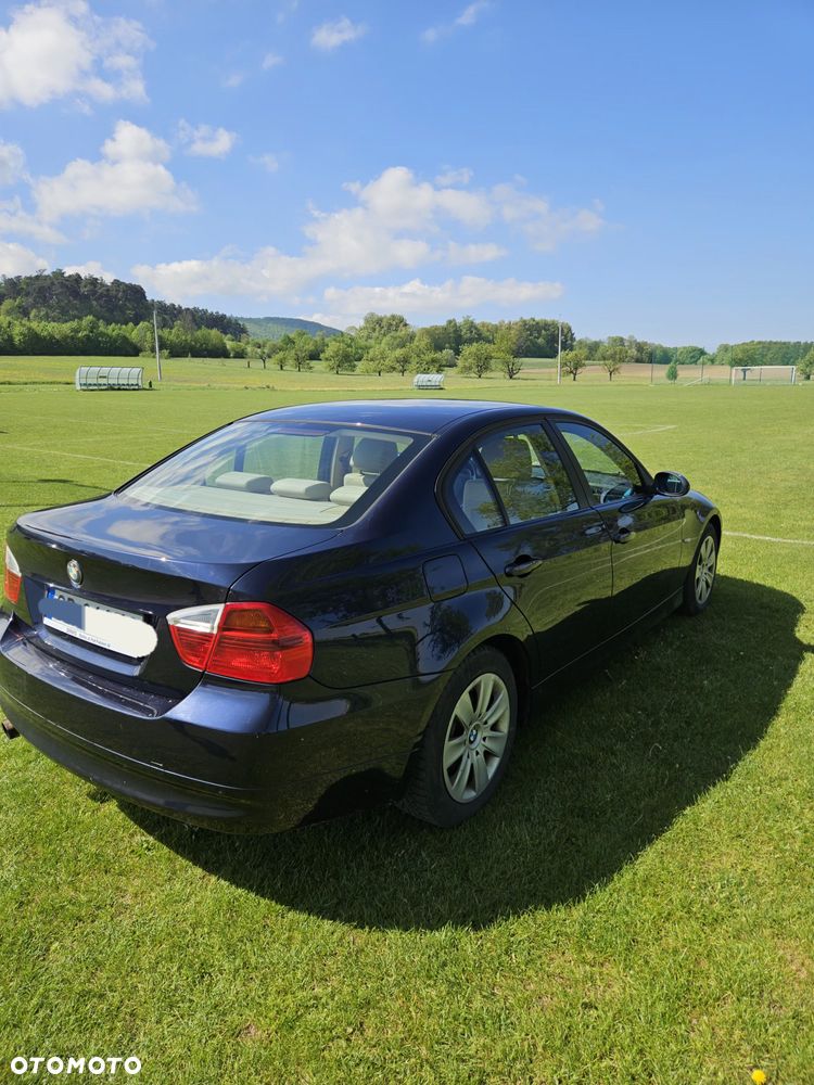 BMW Seria 3 318i - 9