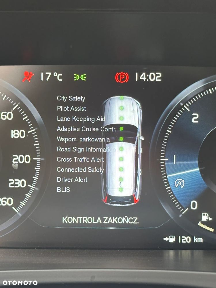 Volvo V90 Cross Country - 25