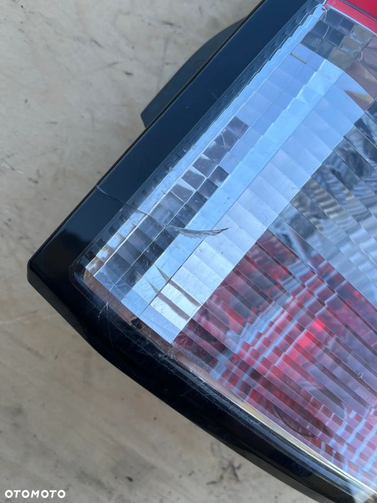 Lampa tylna prawa Land Rover Discovery 4 IV - 2