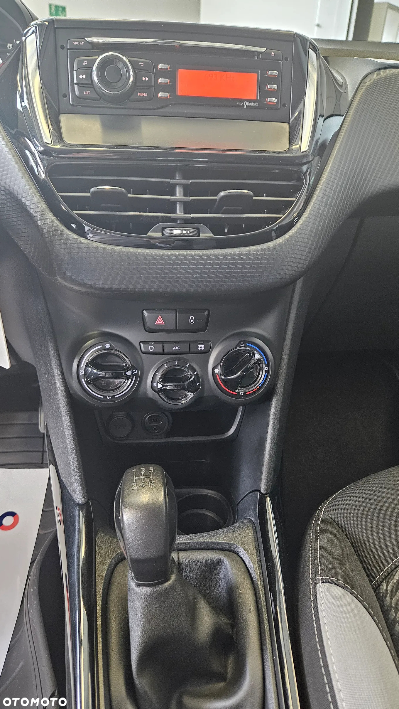 Peugeot 2008 1.2 Pure Tech Style - 20