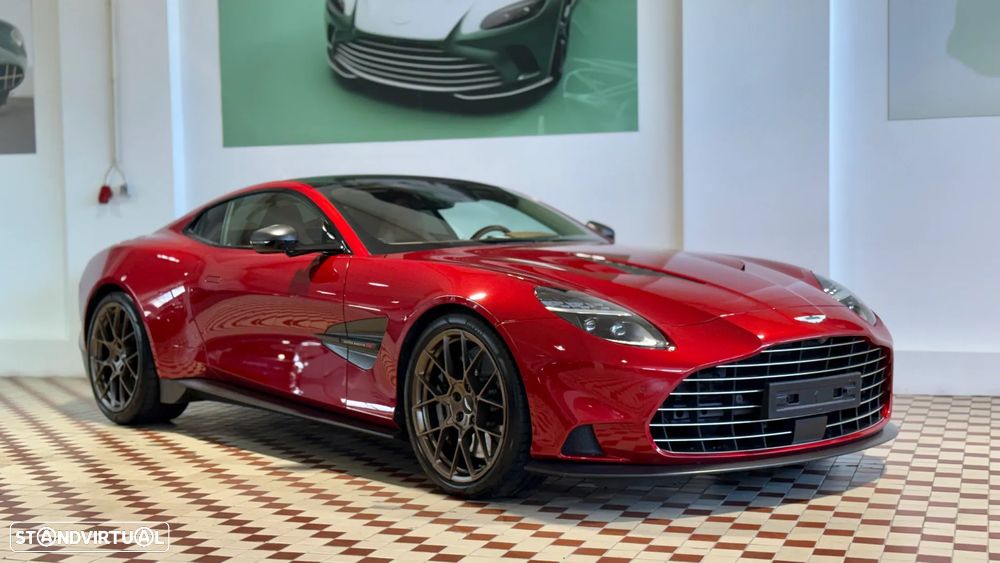 Aston Martin Vanquish V12 - 1