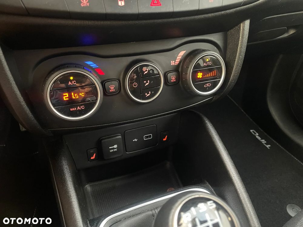 Fiat Tipo Kombi 1.4 T-Jet Lounge - 27