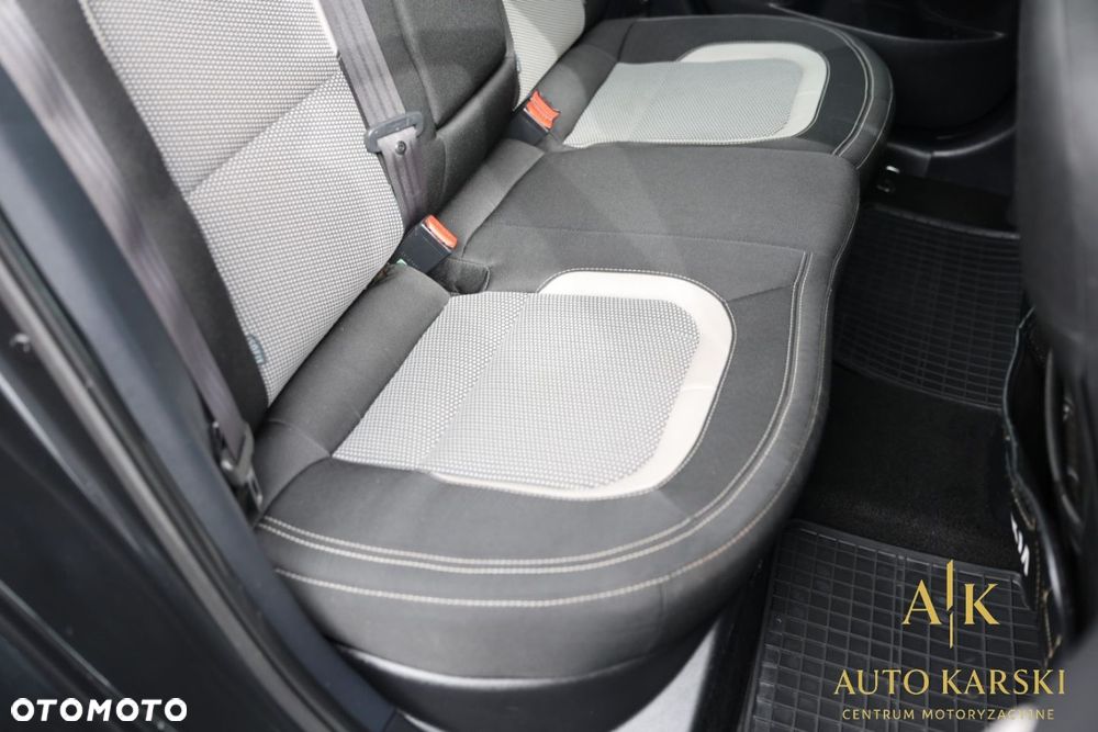 Kia Ceed - 36