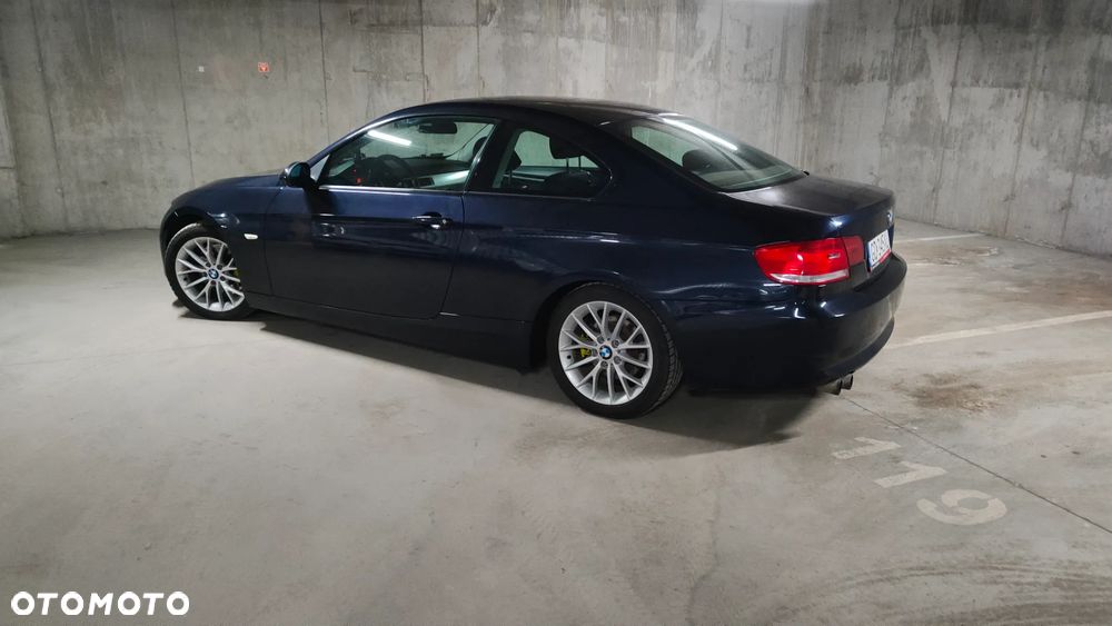 BMW Seria 3 325i - 23