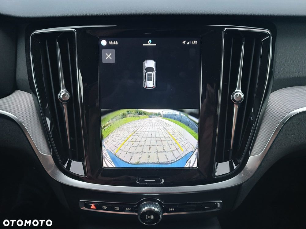 Volvo V60 T8 AWD Plug-In Hybrid Plus Dark - 27