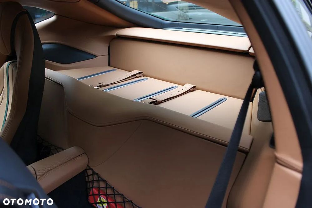 Ferrari 812 Superfast - 16