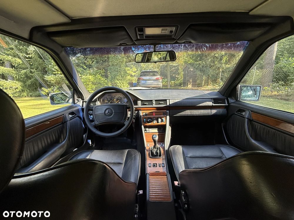 Mercedes-Benz W124 (1984-1993) - 11