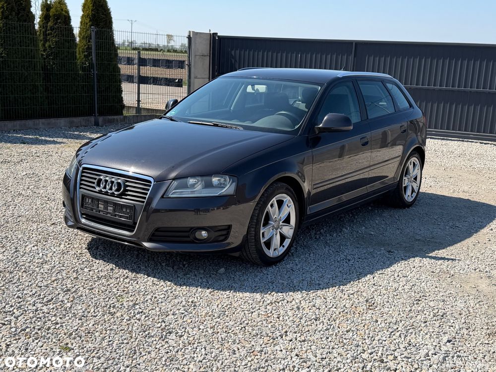 Audi A3 Sportback - 1