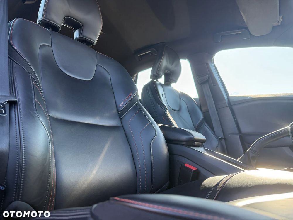 Volvo V40 D2 - 16