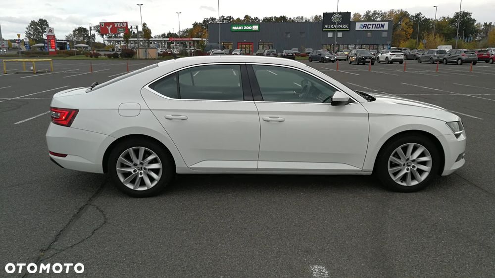 Skoda Superb 2.0 TDI Ambition - 6