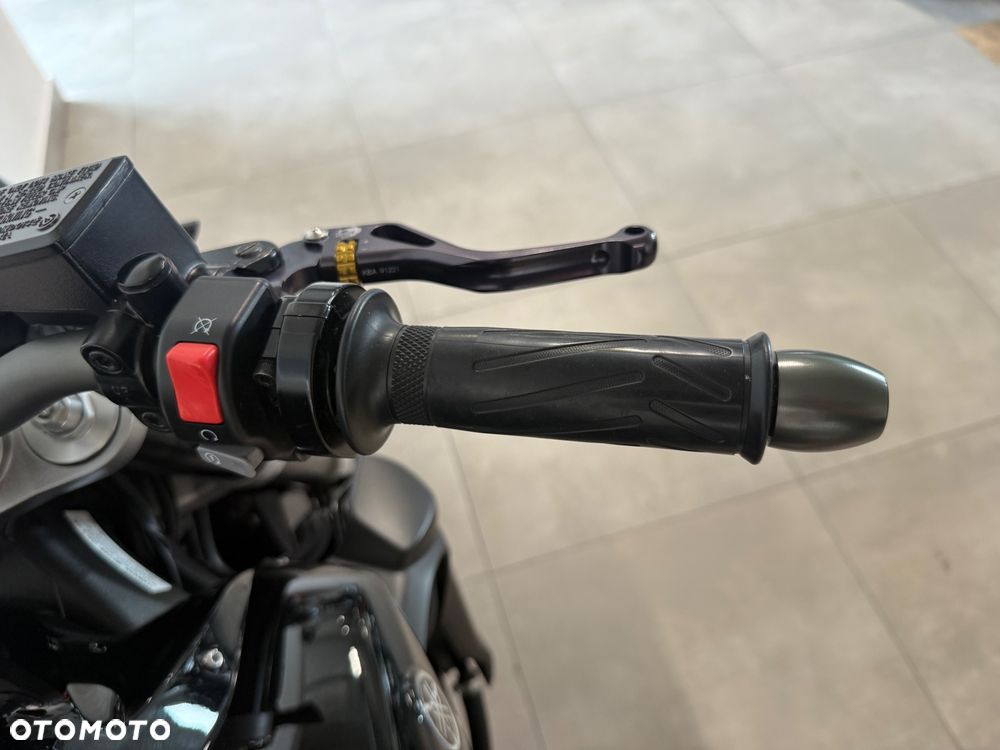 Yamaha FZ - 13