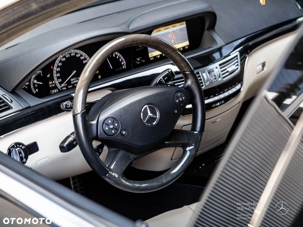 Mercedes-Benz Klasa S 500 BlueEFFICIENCY 4-Matic - 29