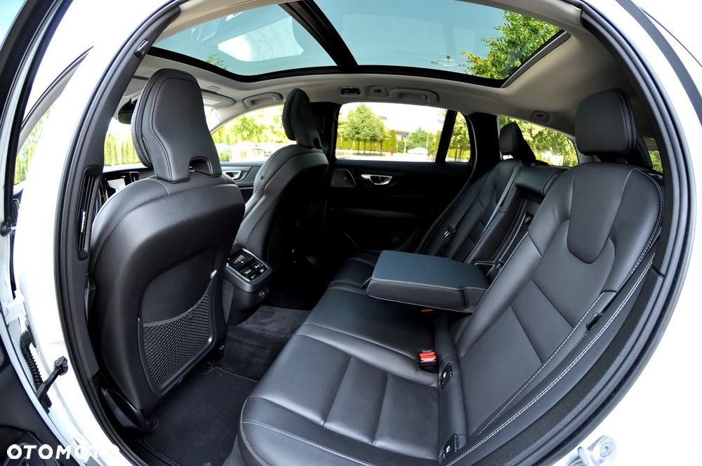 Volvo V60 Cross Country B4 D AWD Geartronic - 29