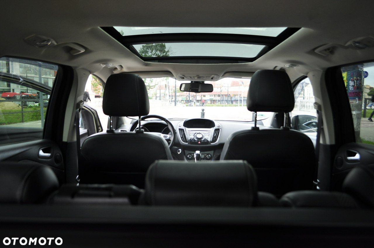 Ford Kuga 1.6 EcoBoost 4x4 Titanium - 24