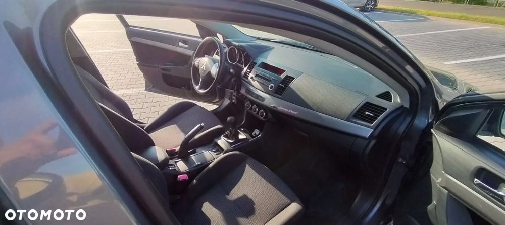 Mitsubishi Lancer - 5