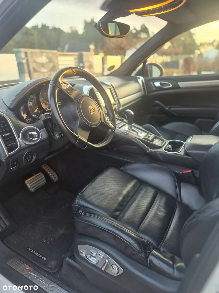 Porsche Cayenne - 16