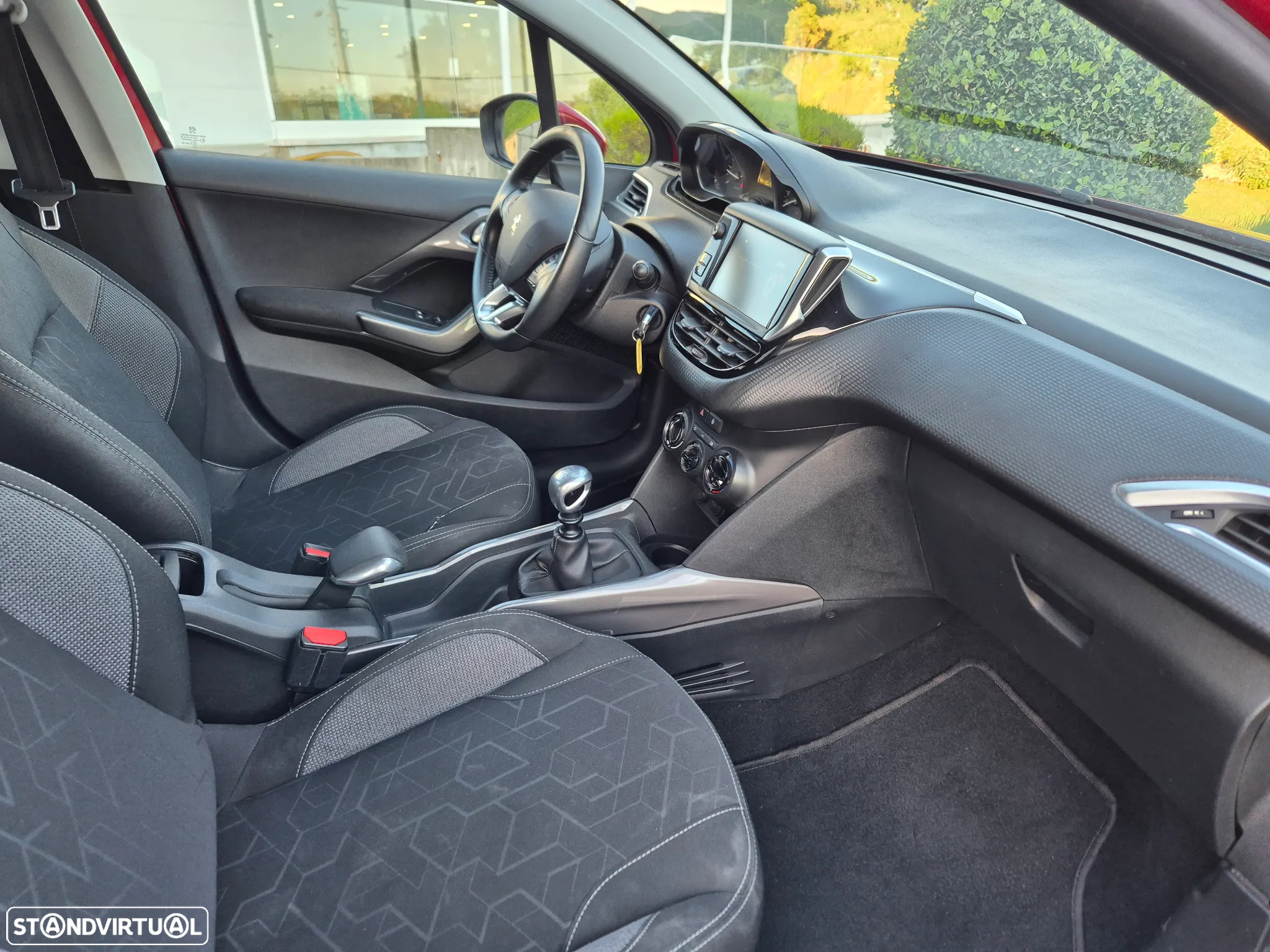 Peugeot 2008 1.5 BlueHDi Style - 11