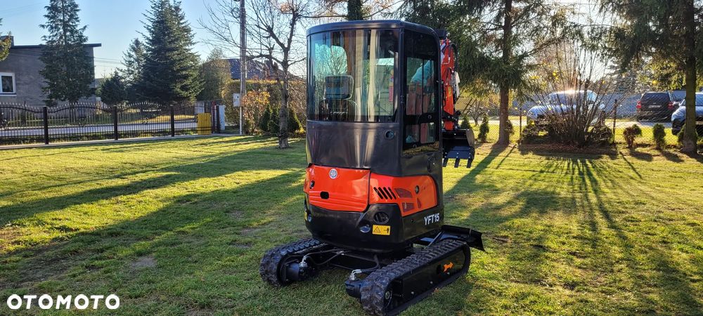 Inny Yufan YFT 15  Kabina - 6