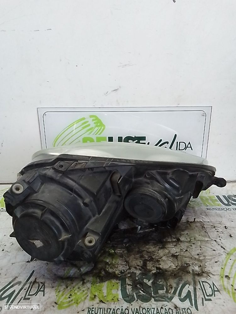 Ótica Esq Volkswagen Golf V (1K1) - 2