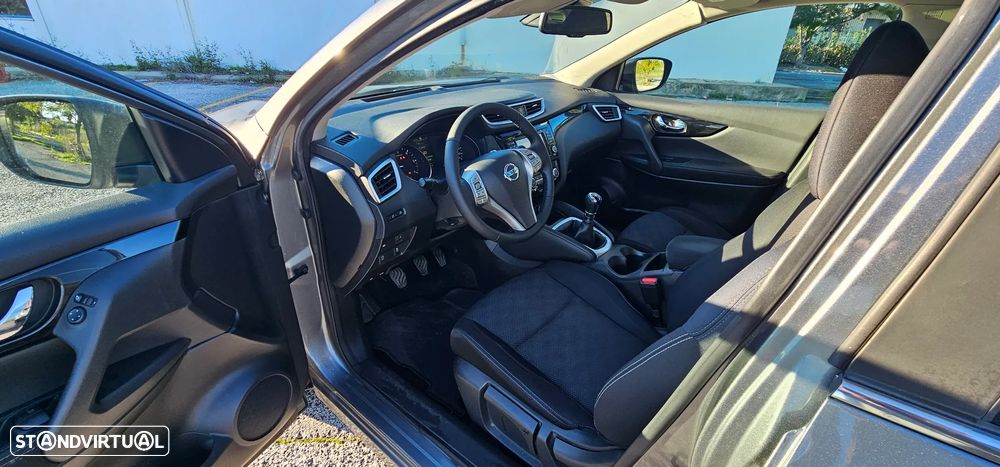 Nissan Qashqai 1.5 dCi N-Connecta RS+PS - 9