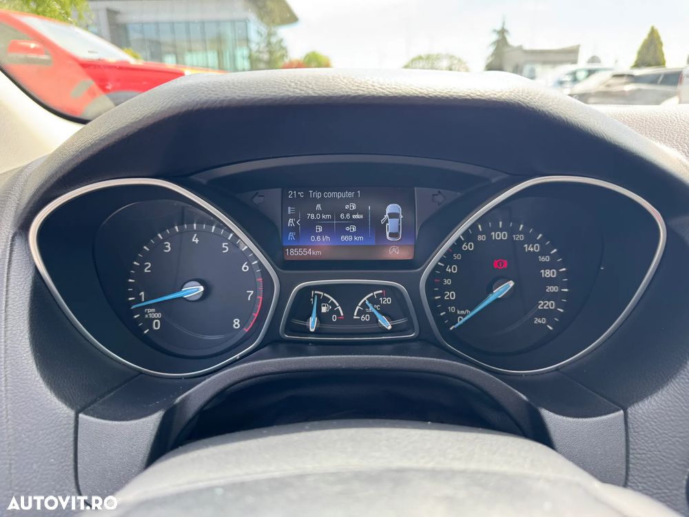 Ford Focus 1.5 EcoBoost Titanium - 19