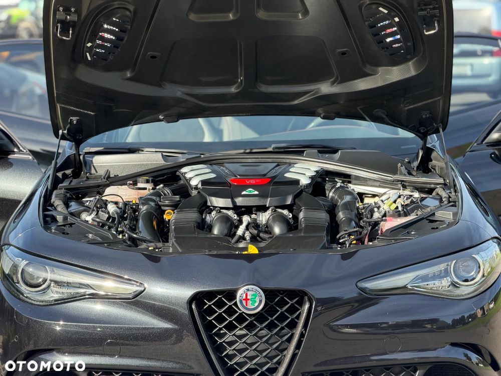 Alfa Romeo Giulia 2.9 V6 Bi-Turbo AT8 Quadrifoglio - 33