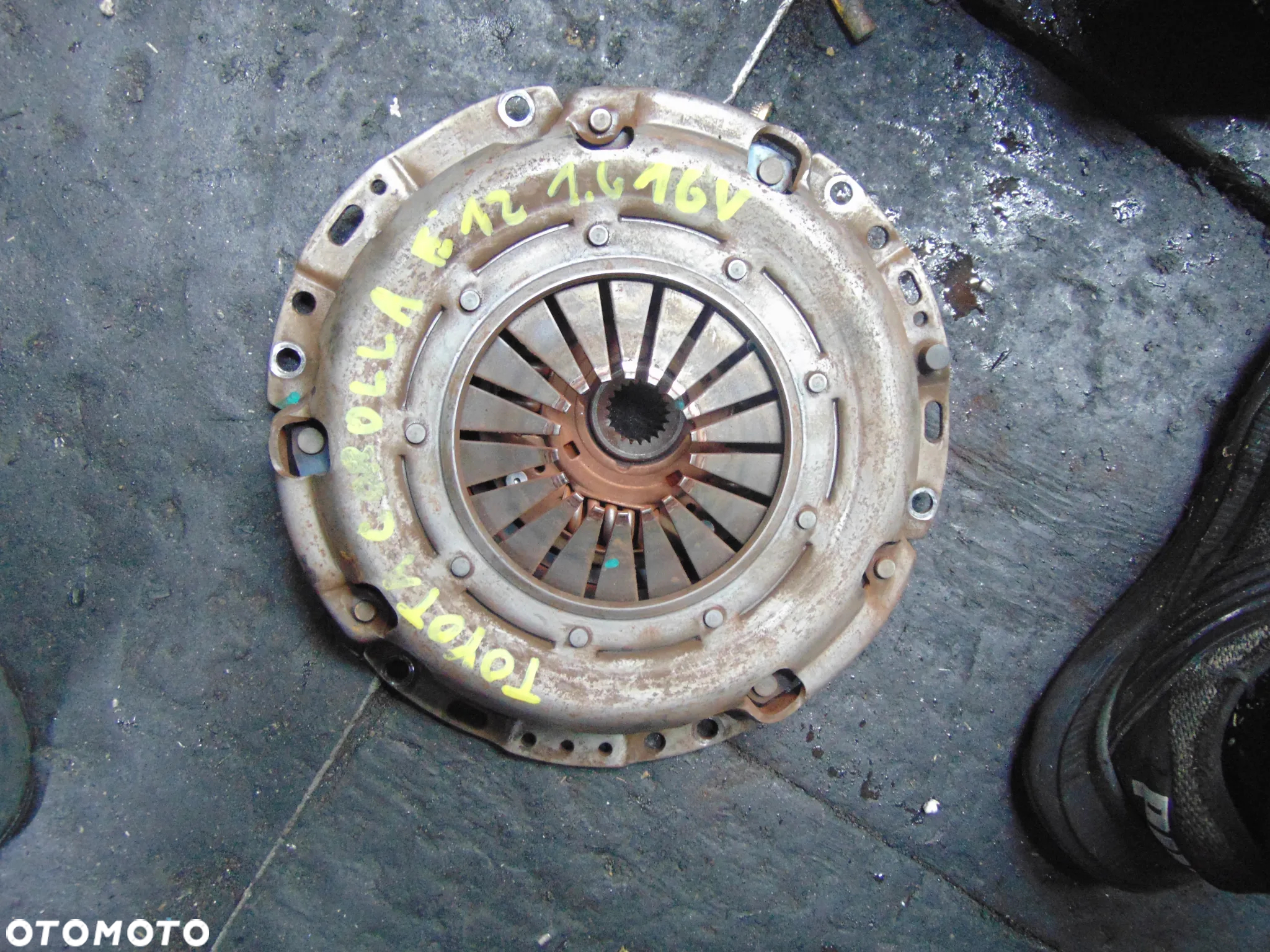 Docisk + tarcza sprzęgła toyota corolla e12 1,6 16 v - 2