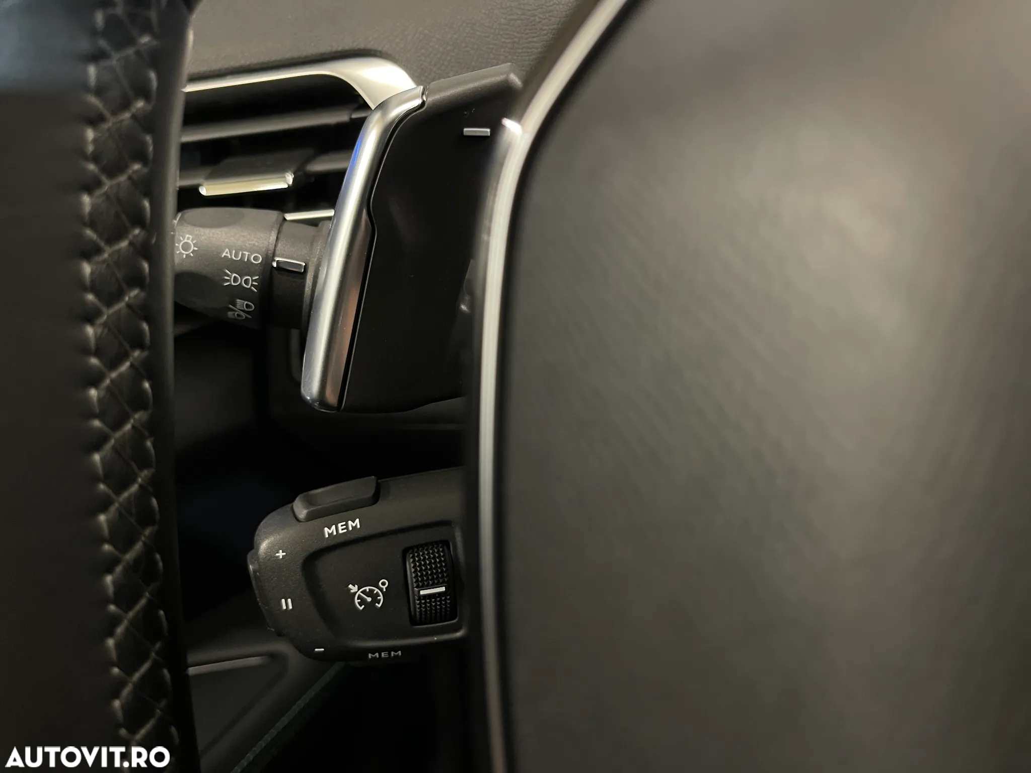 Peugeot 3008 Plug-In Hybrid 225 e-EAT8 Allure Pack - 29
