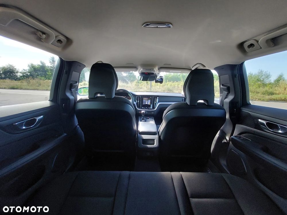 Volvo V60 D4 Momentum Pro - 17