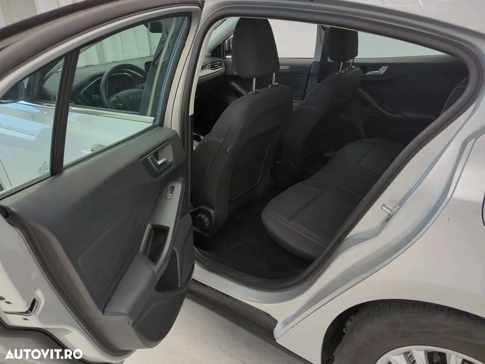 Ford Focus - 6