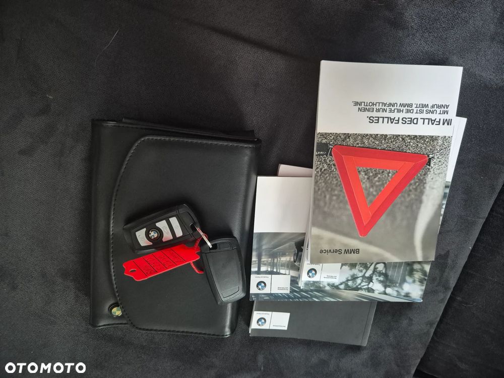 BMW Seria 5 525d xDrive Sport-Aut - 24