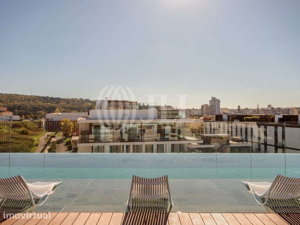 Apartamento T2 com terraço e estacionamento, Benfica - Grande imagem: 4/38