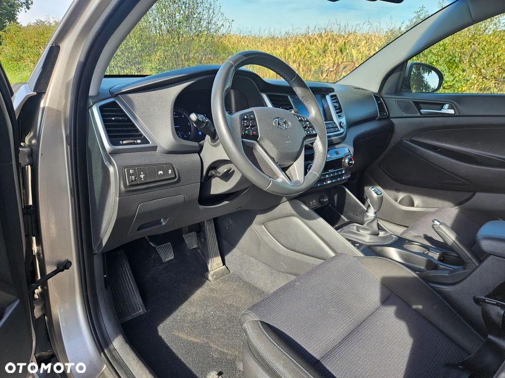 Hyundai Tucson 2.0 CRDI BlueDrive Comfort 2WD - 21