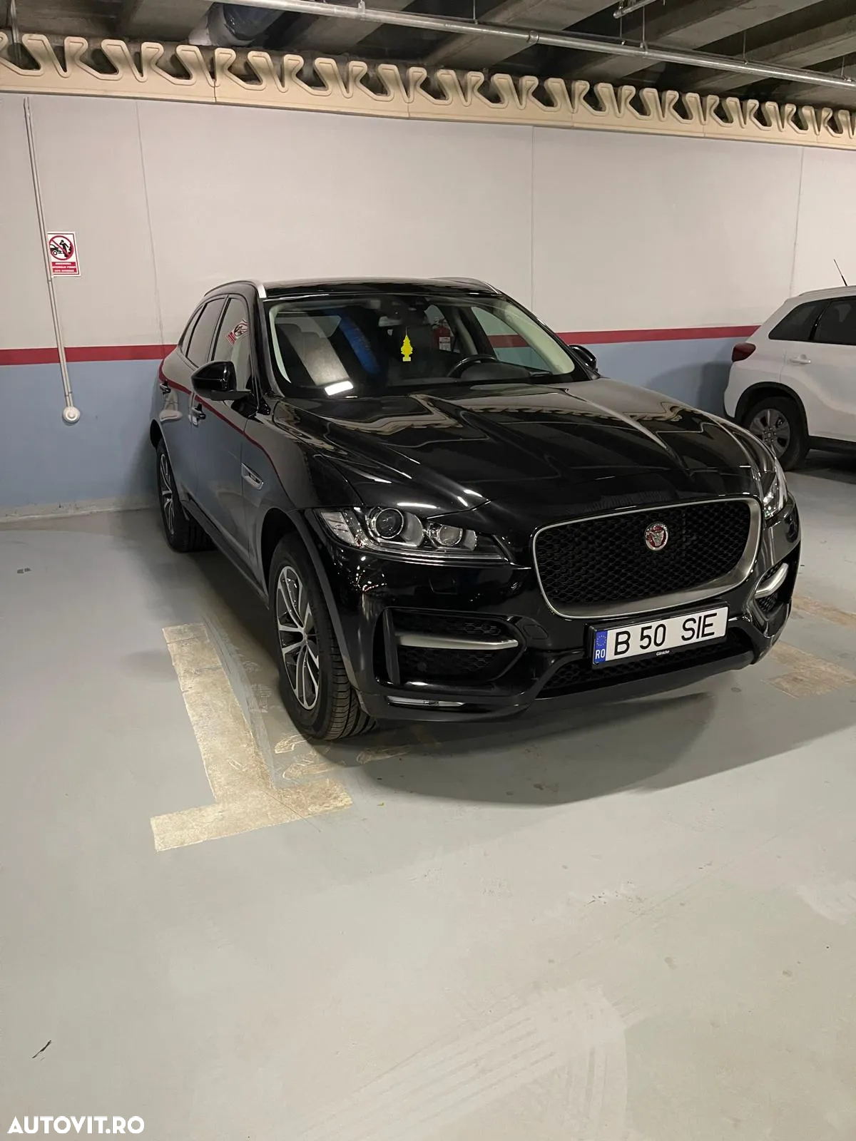 Jaguar F-Pace 25d AWD Aut. R-Sport - 12