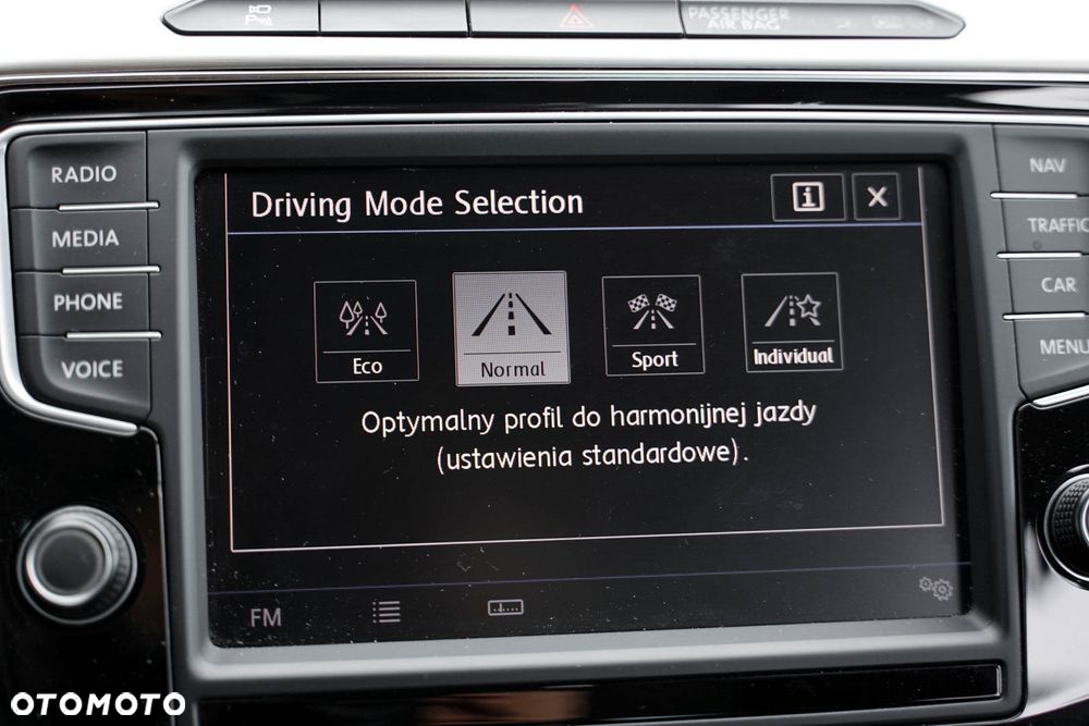 Volkswagen Passat 2.0 TDI BMT Highline DSG - 23