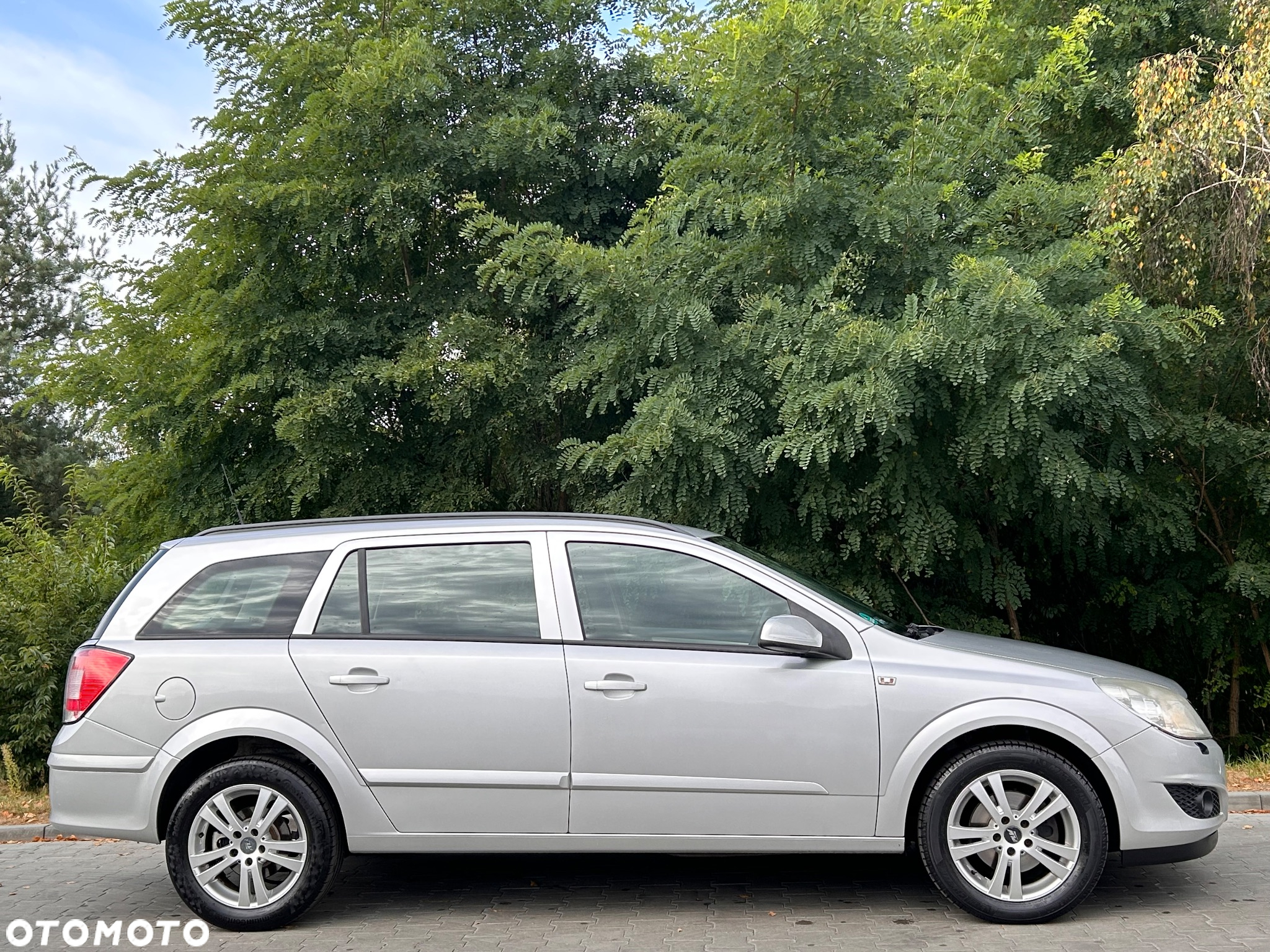 Opel Astra 1.6 Caravan - 4