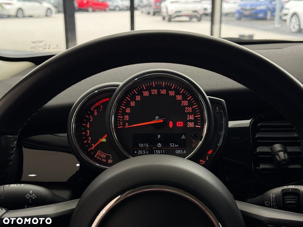 MINI Cooper Standard - 16