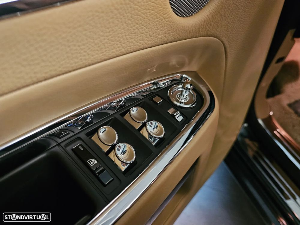 Rolls Royce Ghost - 57