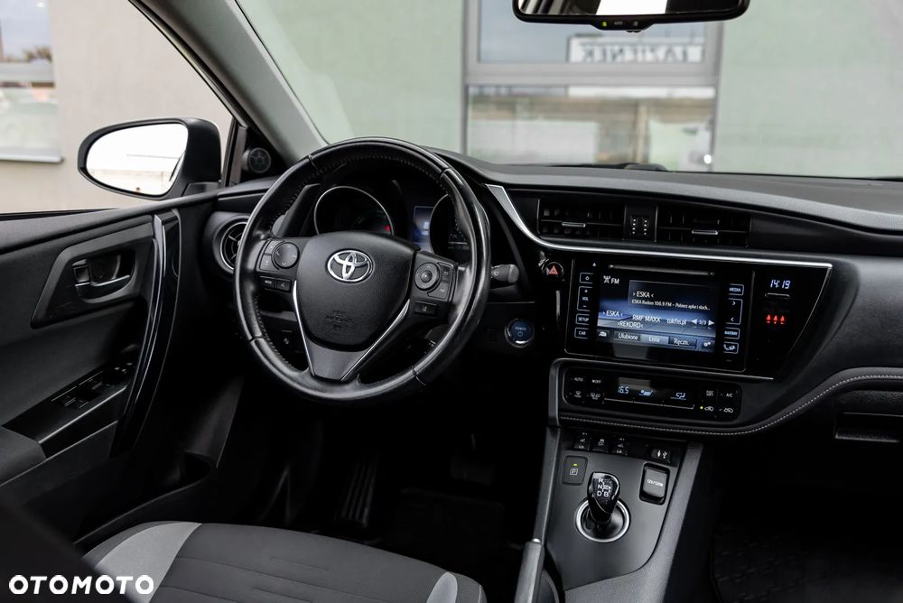 Toyota Auris 1.8 HSD Luna - 22