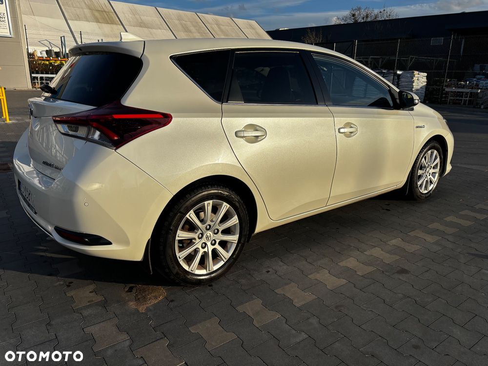 Toyota Auris Hybrid 135 Prestige - 6