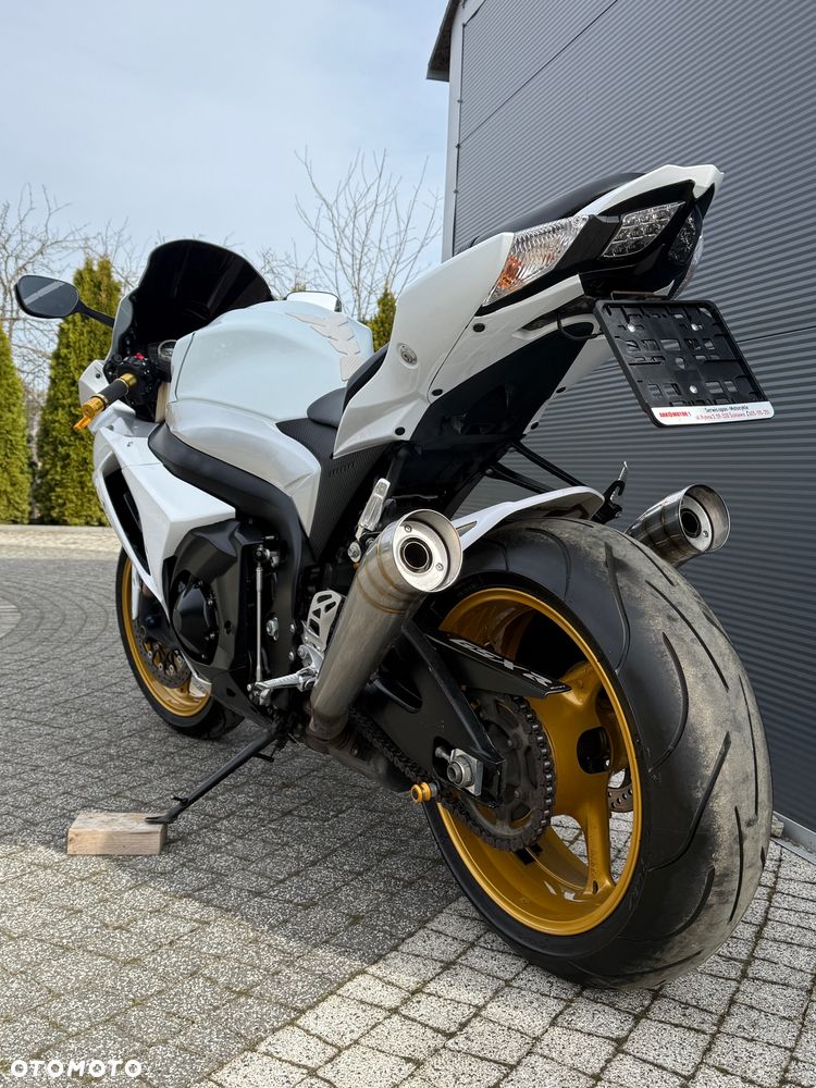 Suzuki GSX-R - 15