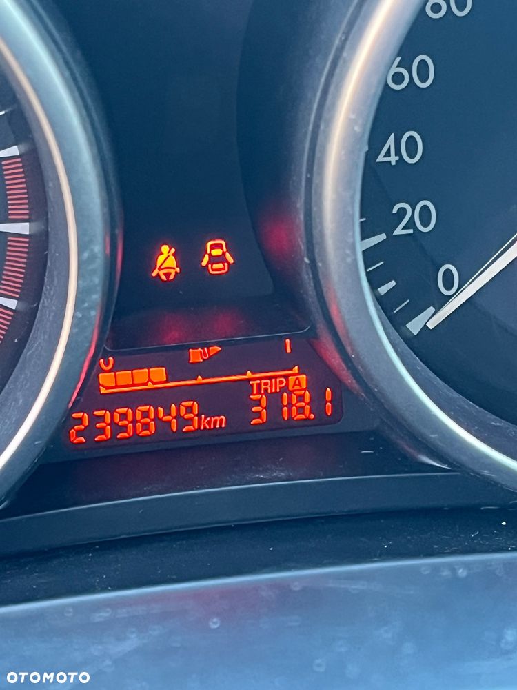 Mazda 5 - 6