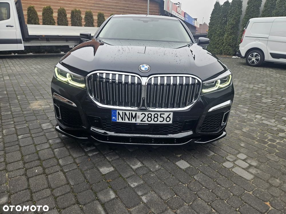 BMW Seria 7 750i xDrive sport - 2