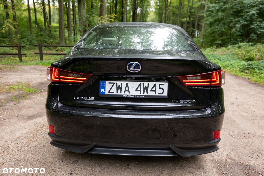 Lexus IS 300h Business - 10
