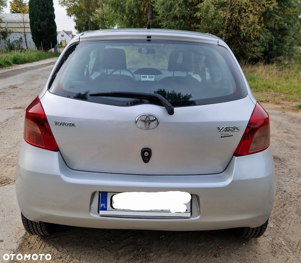 Toyota Yaris - 10